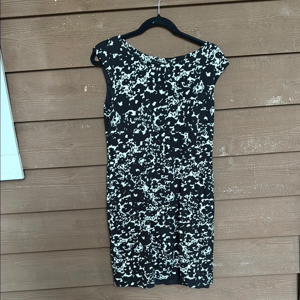 ANTONIO MELANI Black and White Sheath dress size 6